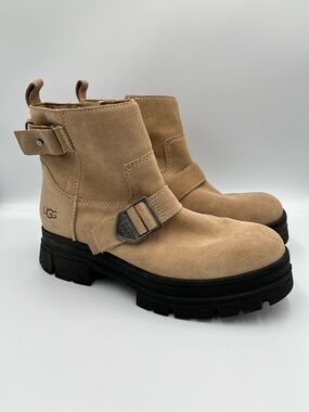 UGG Ashton Short Waterproof Suede Buckle Boots Zipper Entry Size 9.5